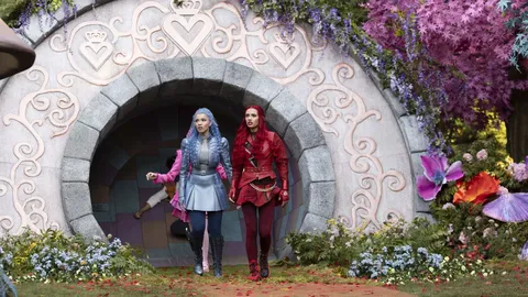 Descendants: Wicked Wonderland Still 4